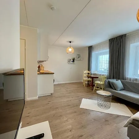 Studio Apartment *